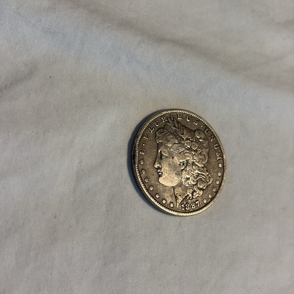 1887 Morgan Silver Dollar Coin - Picture 1 of 3